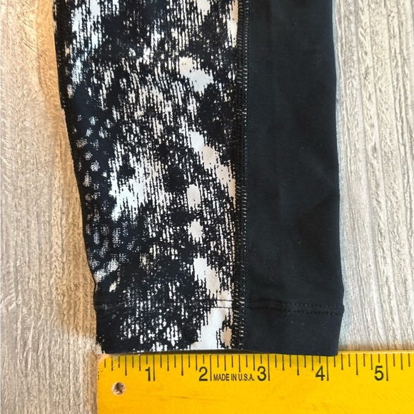 Nike Epic Lux All Over Snake Print Running Leggings Women’s Medium with Pockets. - Picture 13 of 13